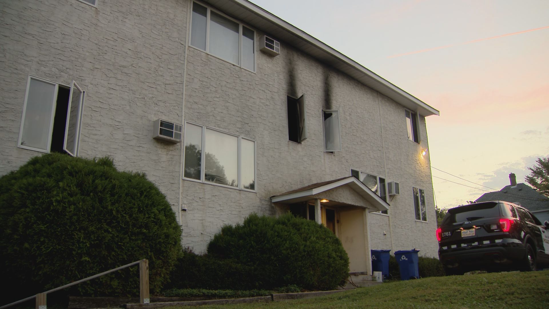 8 injured in St. Paul apartment building fire